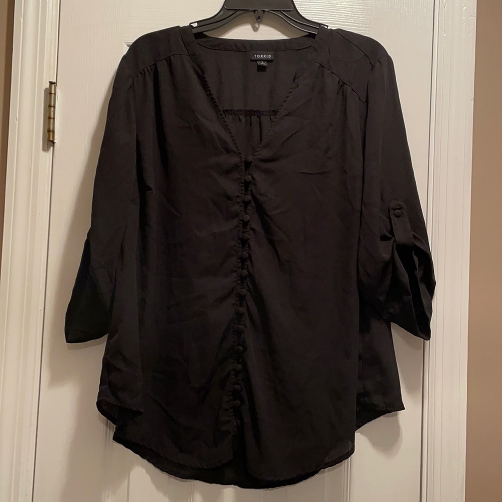 TORRID Blouse/Top. Size 1X (1). Black.